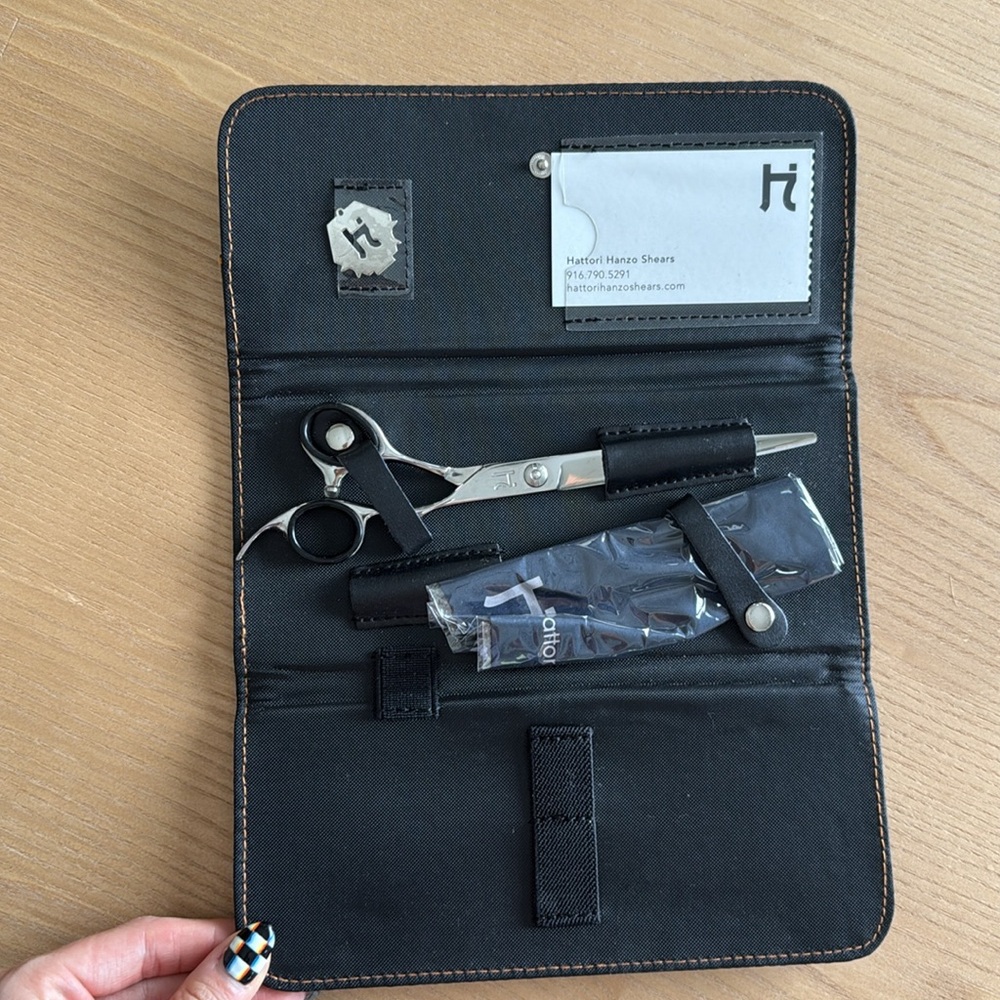 NEW Hattori Hanzo HH8 talon shear with carrying case